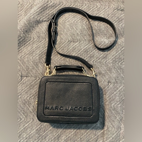 Marc Jacobs Handbags - Marc Jacobs Box Leather Handle Bag